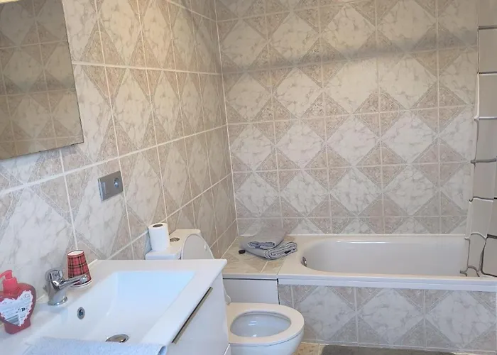 D'hote Pres De Pairi Daiza Mons Engyh House 1 ホームステイ *