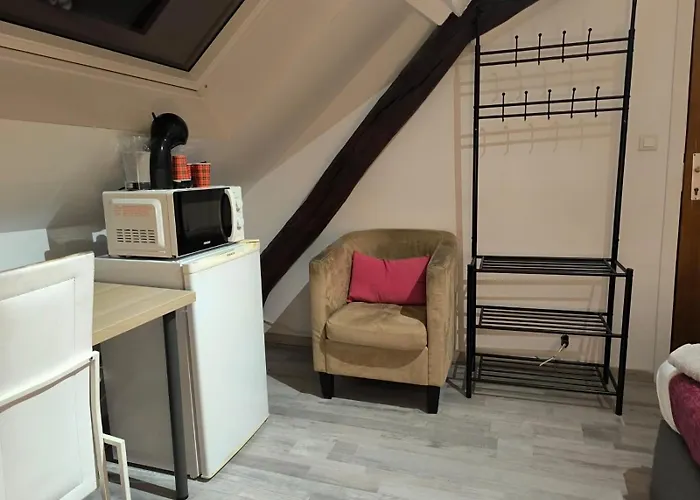 D'hote Pres De Pairi Daiza Mons Engyh House 1 ホームステイ *